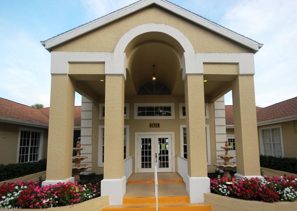 3380 Crown Pointe BLVD W # 102, NAPLES FL 34112-20