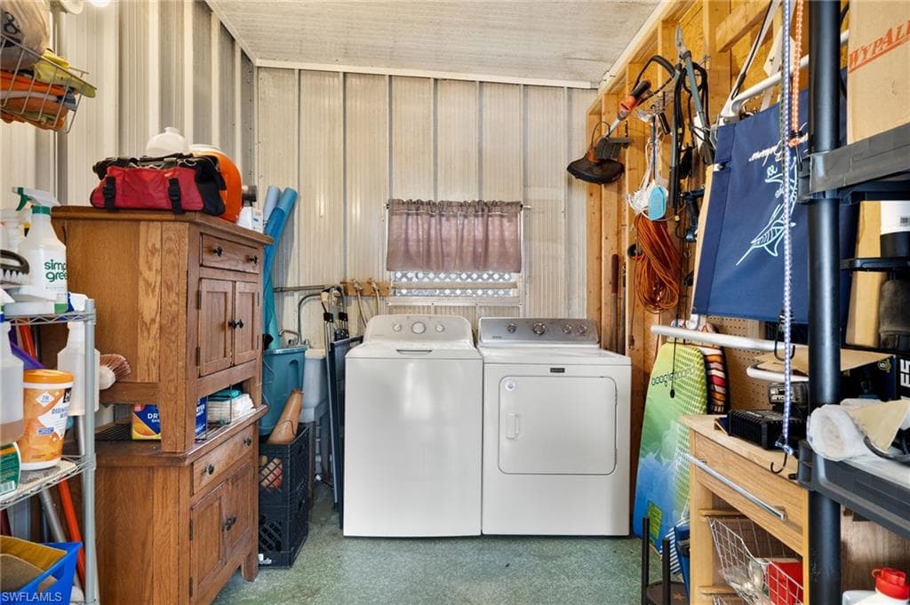 788 Roses LN, NORTH FORT MYERS FL 33917-22