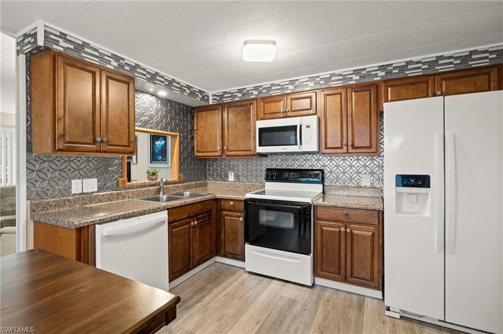 788 Roses LN, NORTH FORT MYERS FL 33917-9