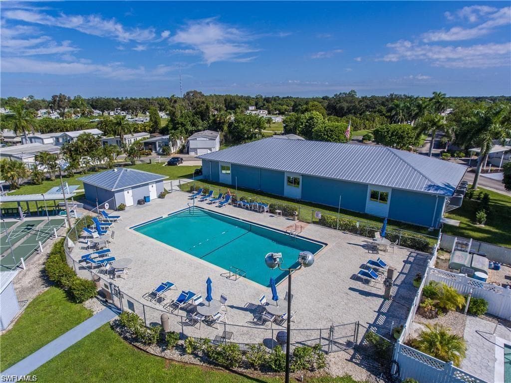 5753 Pink Panther DR, FORT MYERS FL 33908-33