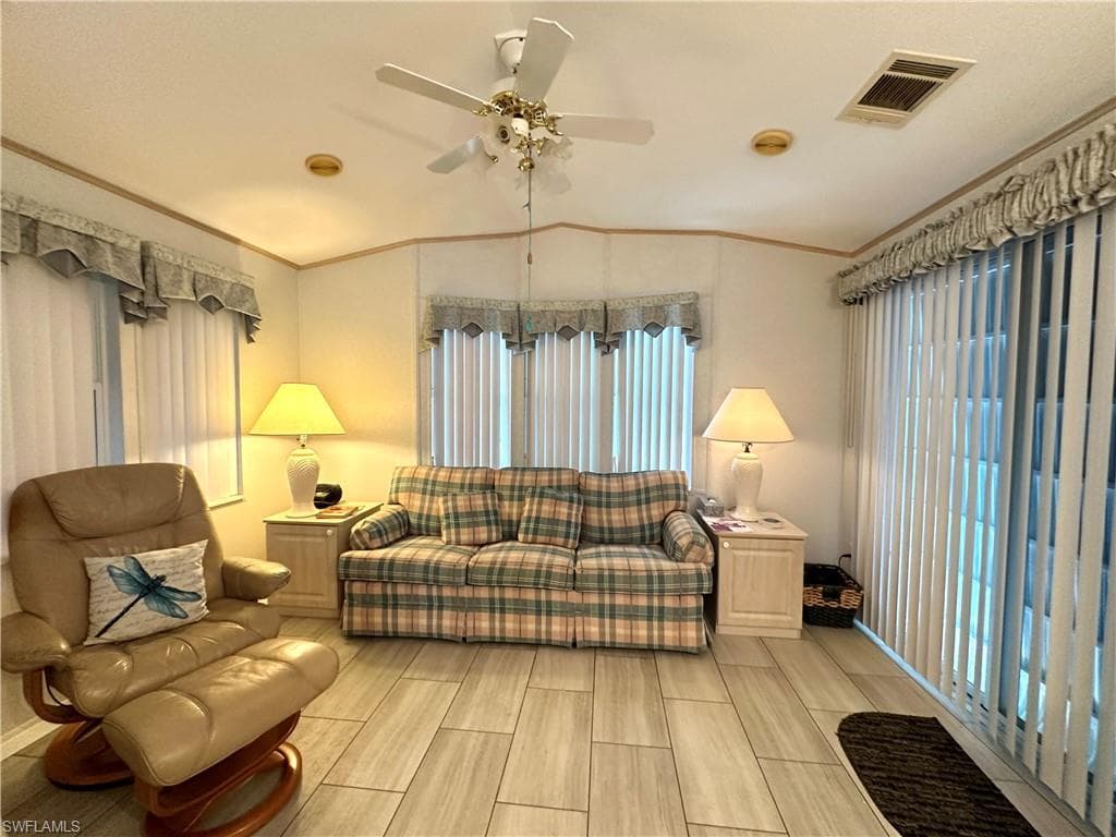 4540 Split Log LN E, ESTERO FL 33928-3