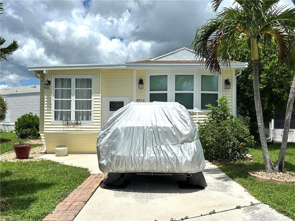 4710 Liberty LN W, ESTERO FL 33928-17