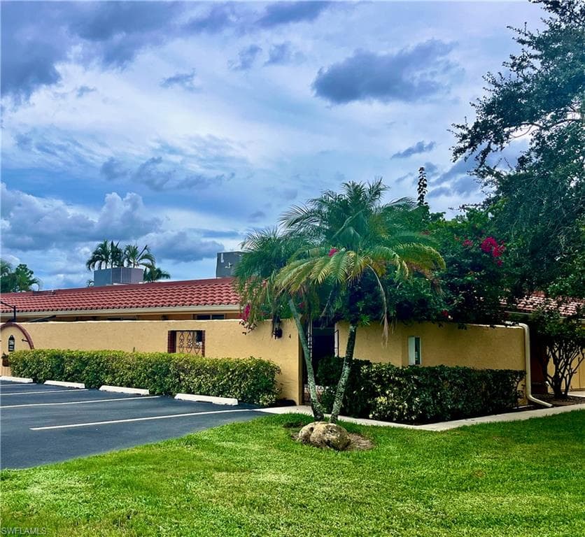 186 Harrison RD # H4, NAPLES FL 34112-32