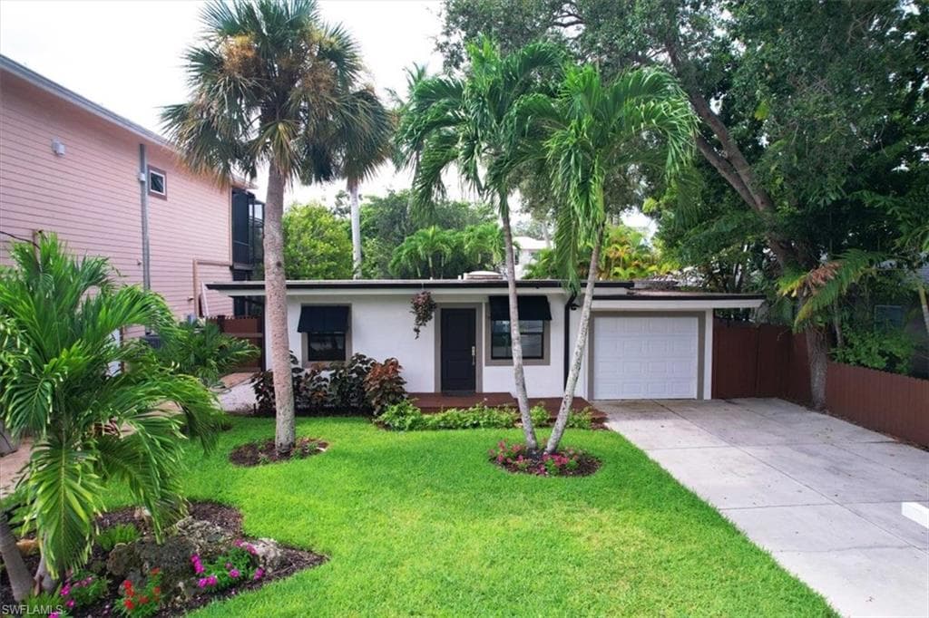 3240 Collee CT, NAPLES FL 34112-2