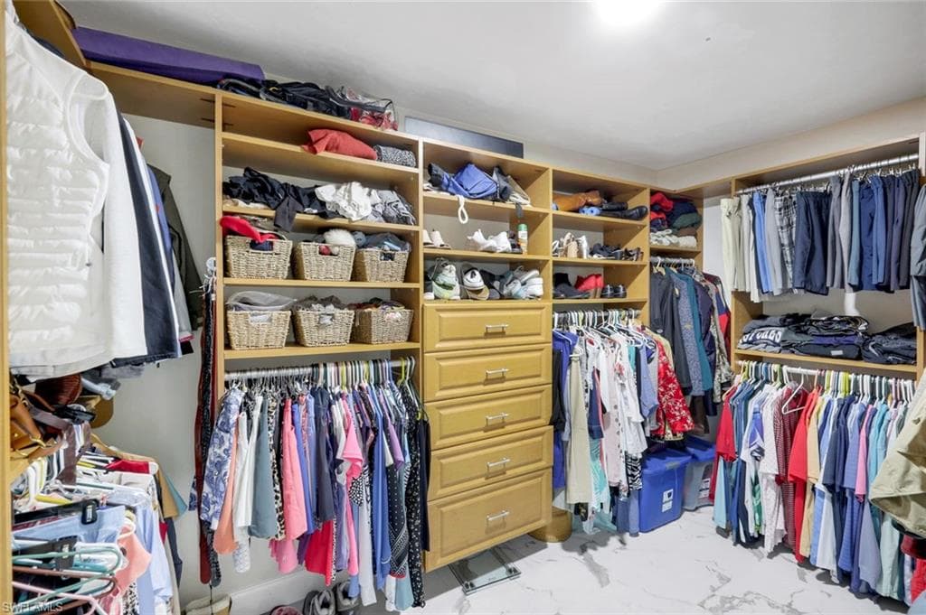 12166 Water Oak DR, ESTERO FL 33928-31