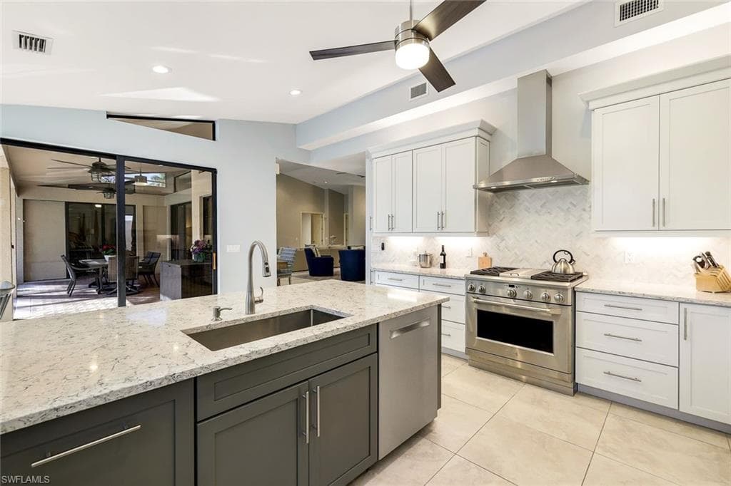 4556 Pond Apple DR N, NAPLES FL 34119-6