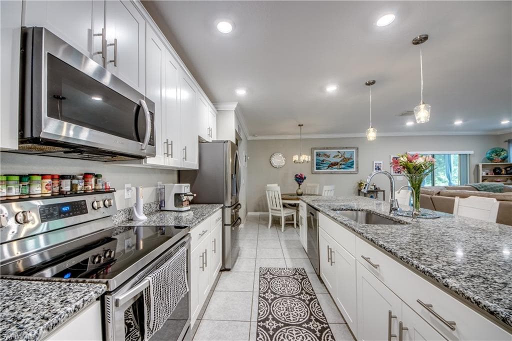 640 Encarnacion ST, PUNTA GORDA FL 33983-22