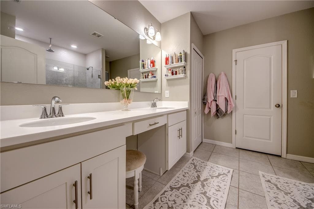 640 Encarnacion ST, PUNTA GORDA FL 33983-25