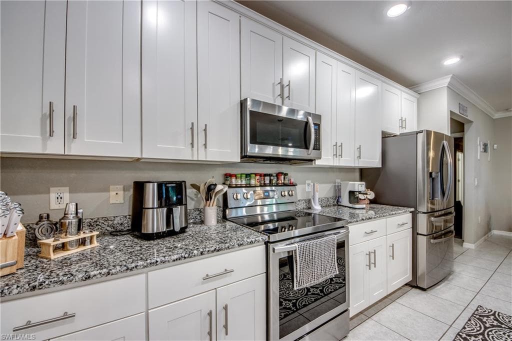 640 Encarnacion ST, PUNTA GORDA FL 33983-21