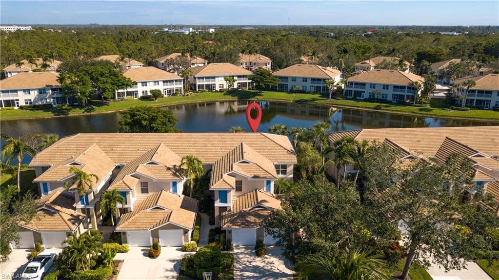 800 Carrick Bend CIR # 103, NAPLES FL 34110-25