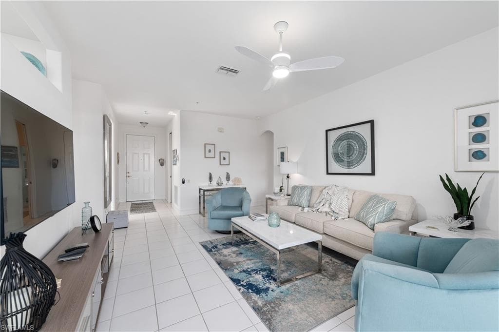 800 Carrick Bend CIR # 103, NAPLES FL 34110-4