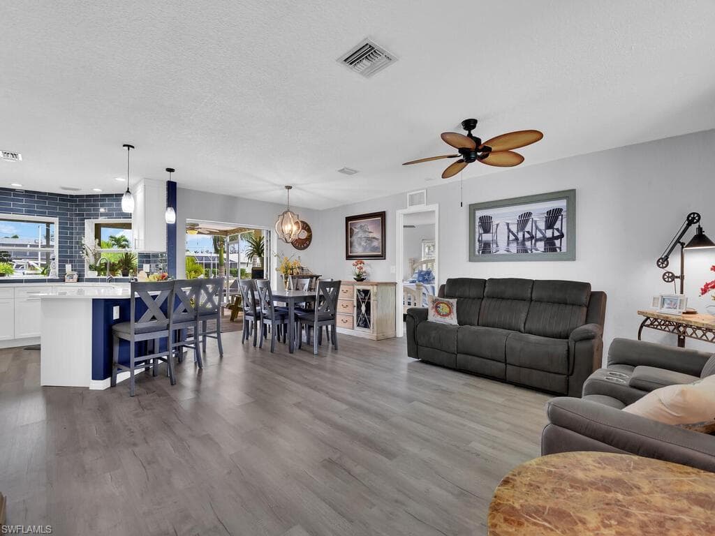 6156 Cocos DR, FORT MYERS FL 33908-9