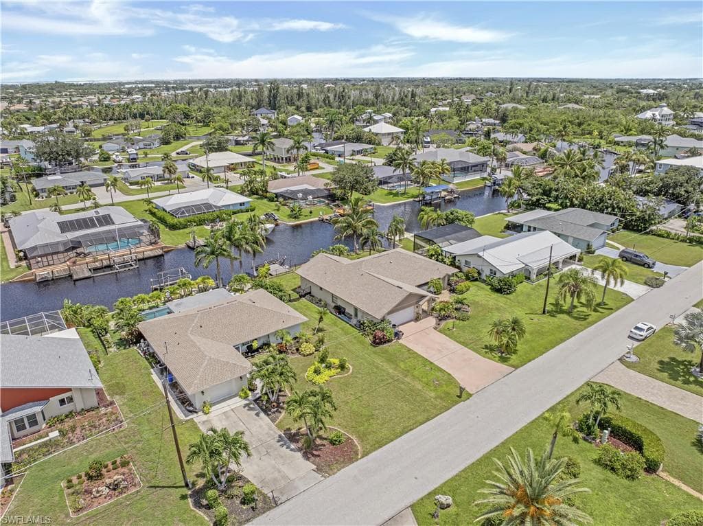 6156 Cocos DR, FORT MYERS FL 33908-34