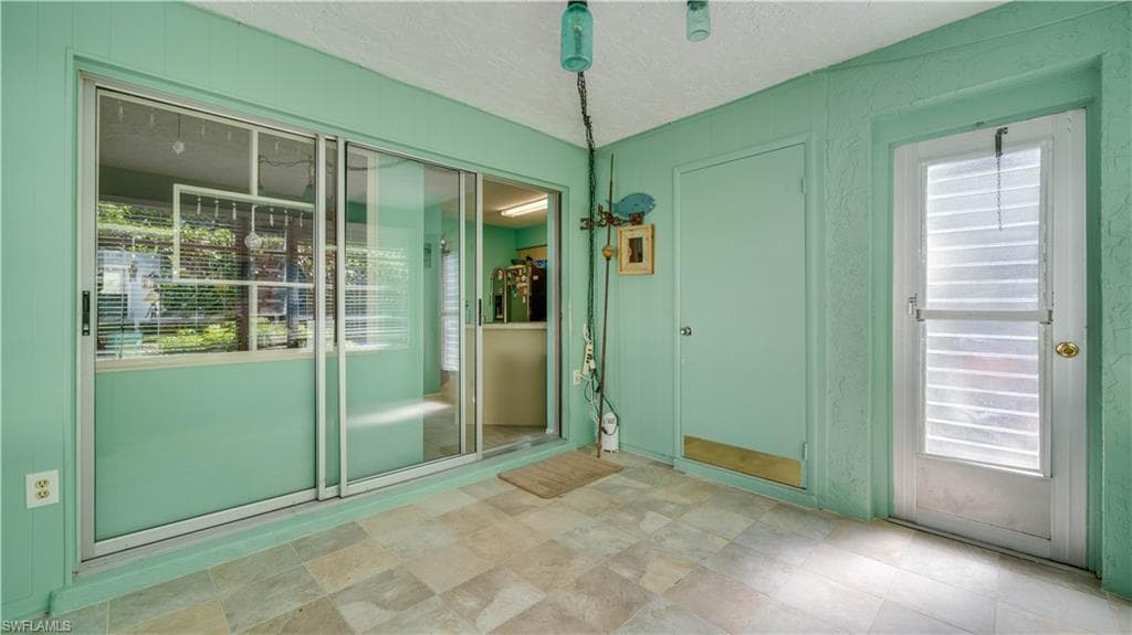 7400 College PKWY # 9B, FORT MYERS FL 33907-25