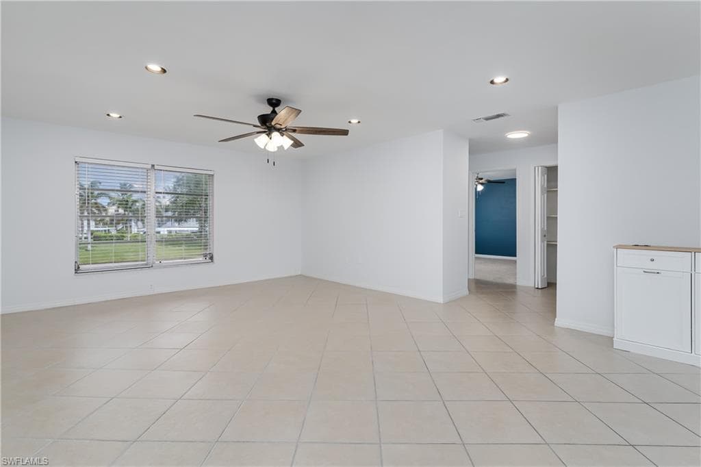 180 Cypress WAY E # B212, NAPLES FL 34110-1