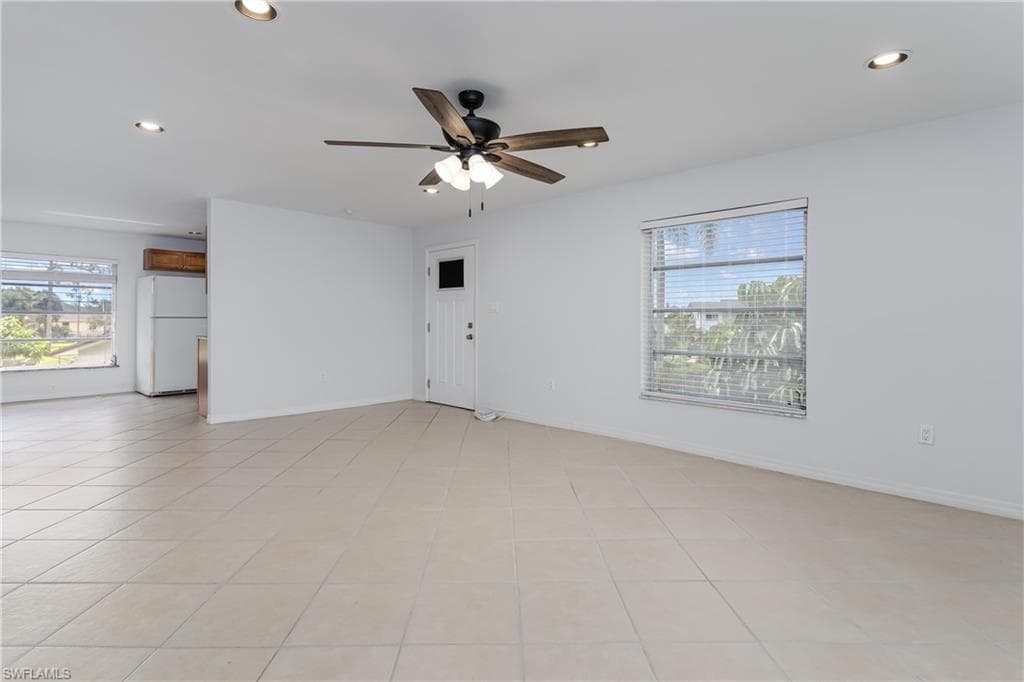 180 Cypress WAY E # B212, NAPLES FL 34110-6