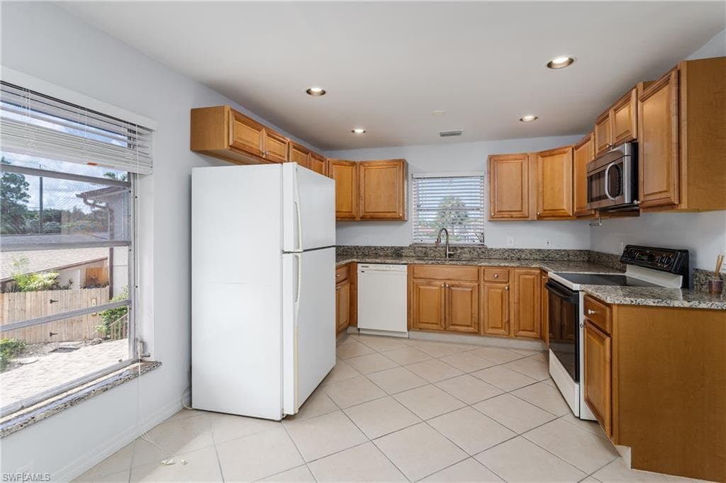 180 Cypress WAY E # B212, NAPLES FL 34110-10