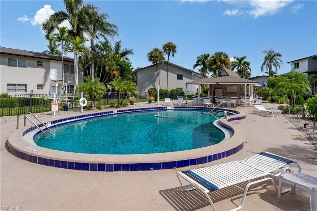 180 Cypress WAY E # B212, NAPLES FL 34110-28