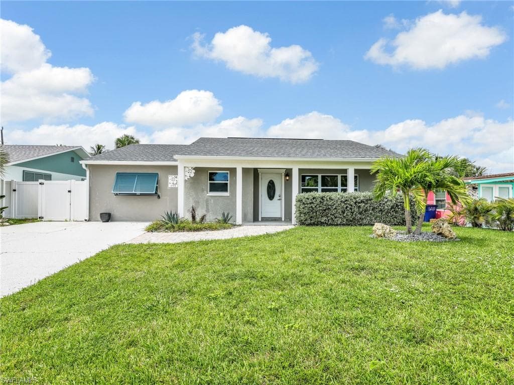 195 Hibiscus DR, FORT MYERS BEACH FL 33931-26