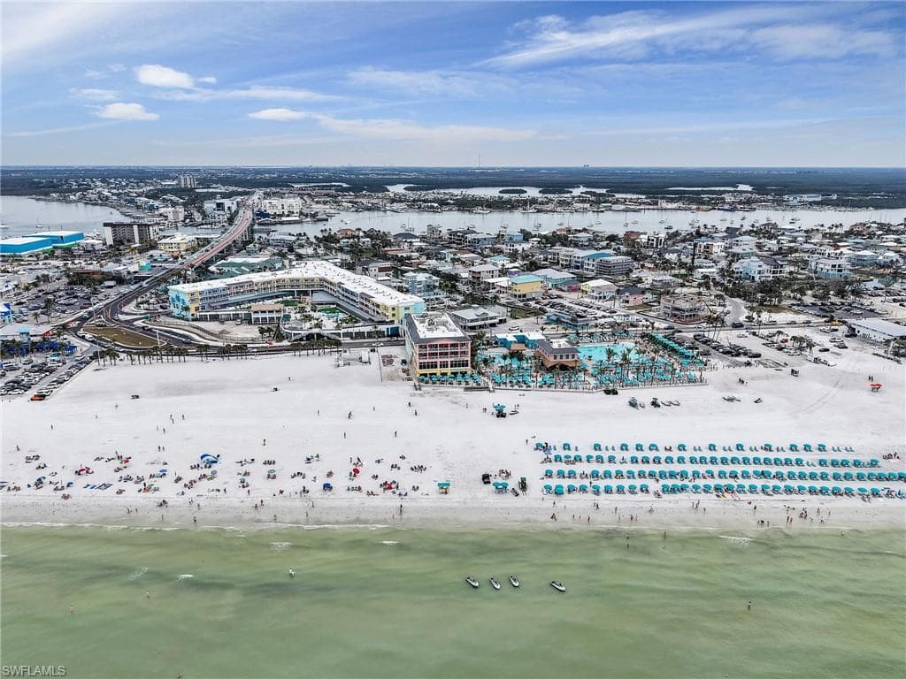 195 Hibiscus DR, FORT MYERS BEACH FL 33931-41
