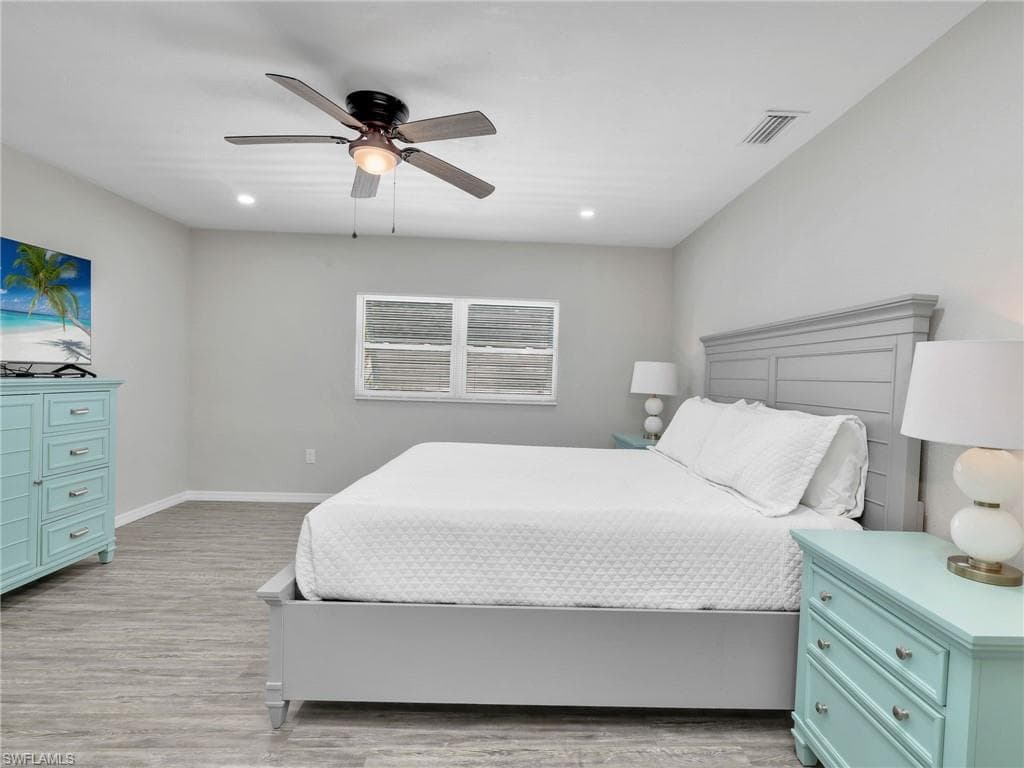 195 Hibiscus DR, FORT MYERS BEACH FL 33931-12