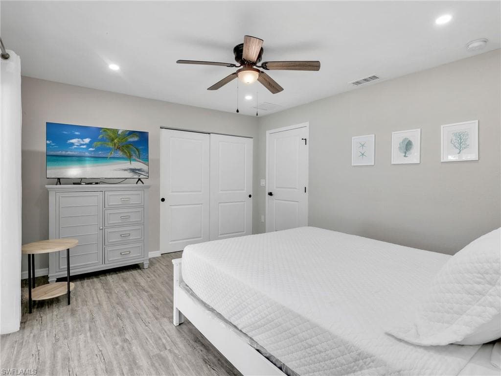 195 Hibiscus DR, FORT MYERS BEACH FL 33931-16