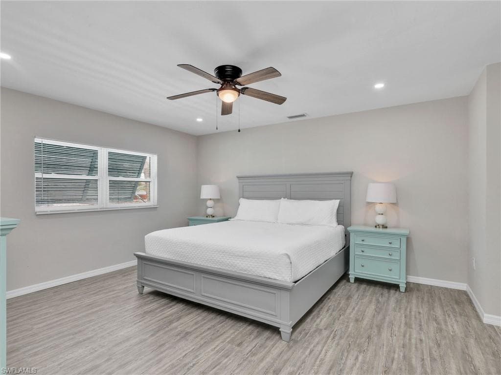 195 Hibiscus DR, FORT MYERS BEACH FL 33931-11