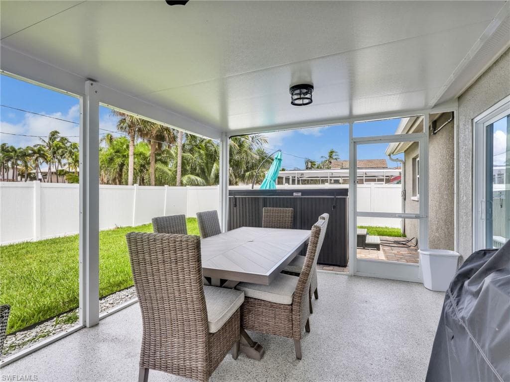 195 Hibiscus DR, FORT MYERS BEACH FL 33931-25