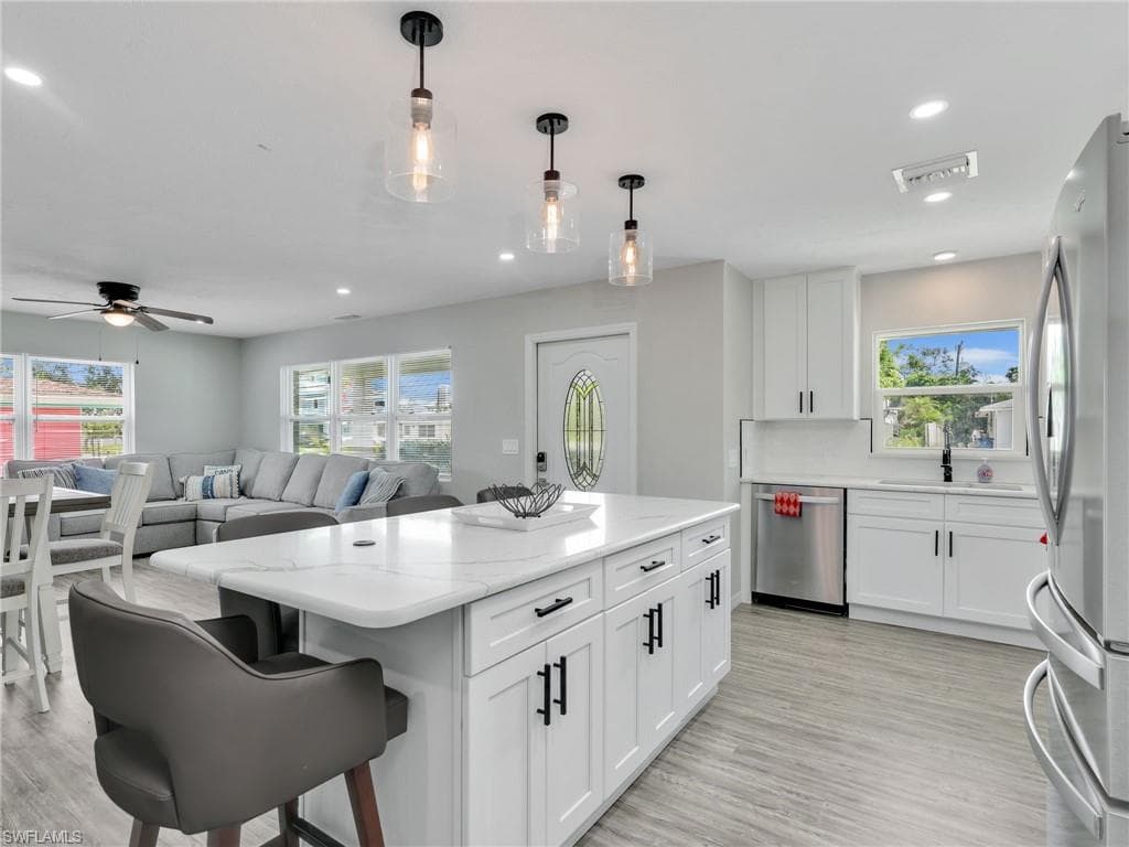 195 Hibiscus DR, FORT MYERS BEACH FL 33931-4