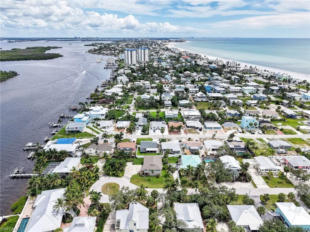 195 Hibiscus DR, FORT MYERS BEACH FL 33931-48