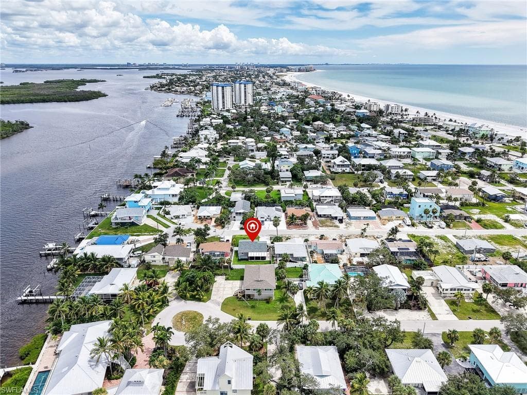 195 Hibiscus DR, FORT MYERS BEACH FL 33931-36