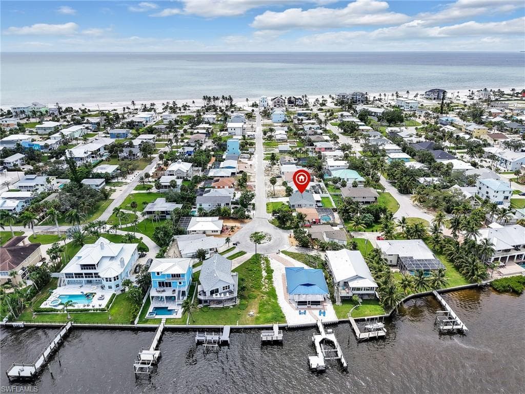 195 Hibiscus DR, FORT MYERS BEACH FL 33931-34