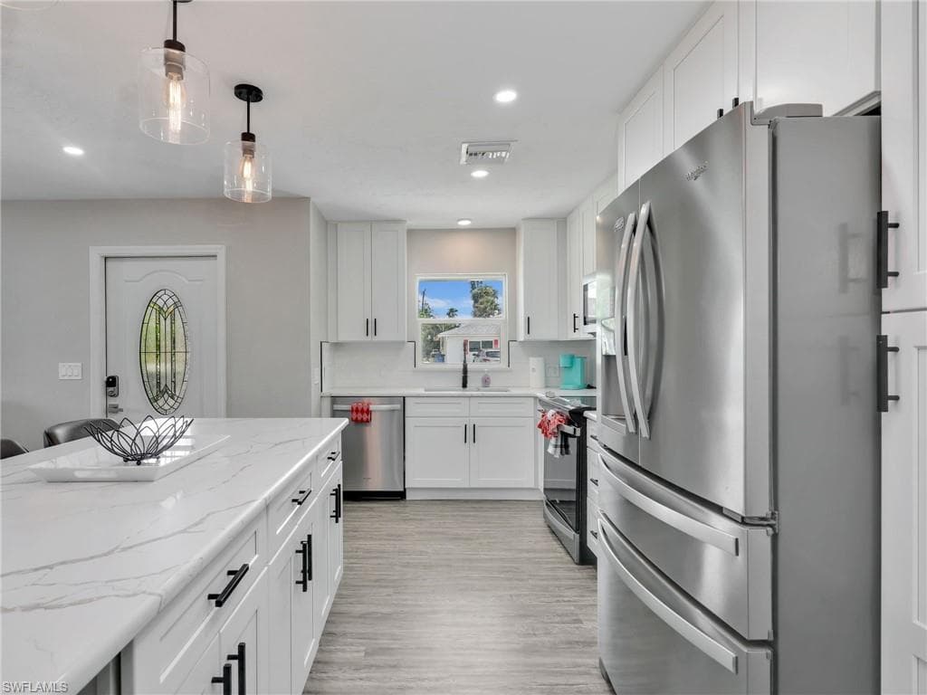 195 Hibiscus DR, FORT MYERS BEACH FL 33931-3