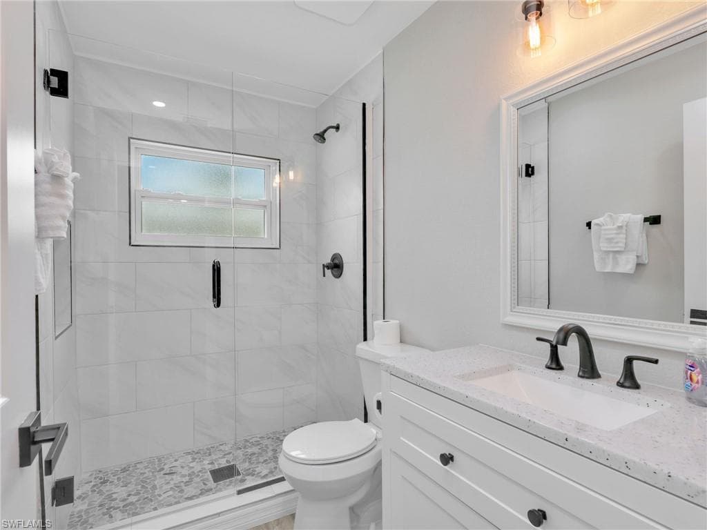 195 Hibiscus DR, FORT MYERS BEACH FL 33931-20