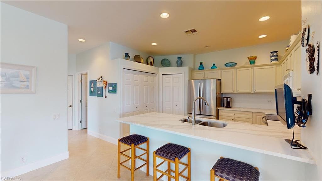 8797 E Bay CIR, FORT MYERS FL 33908-8