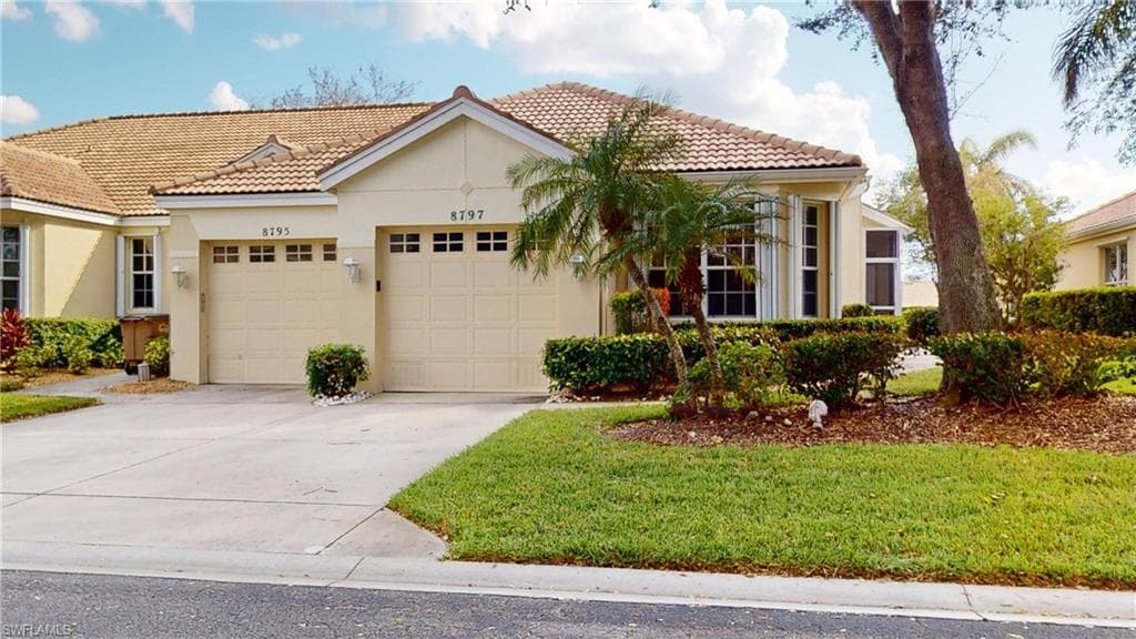 8797 E Bay CIR, FORT MYERS FL 33908-32