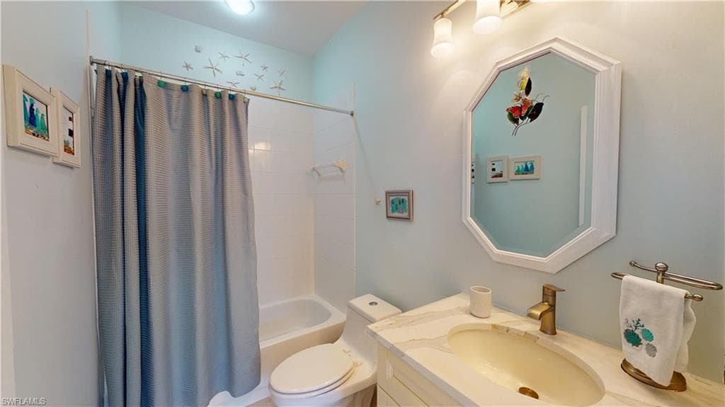 8797 E Bay CIR, FORT MYERS FL 33908-17