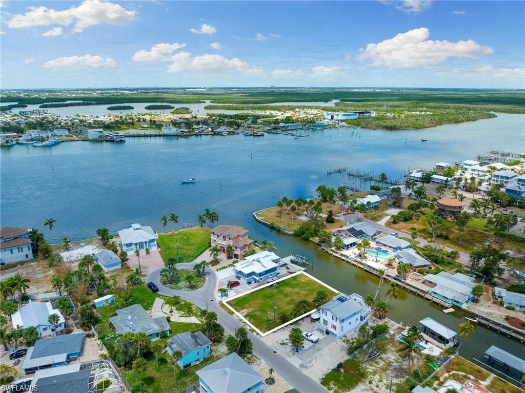 290 Ohio AVE, FORT MYERS BEACH FL 33931-3