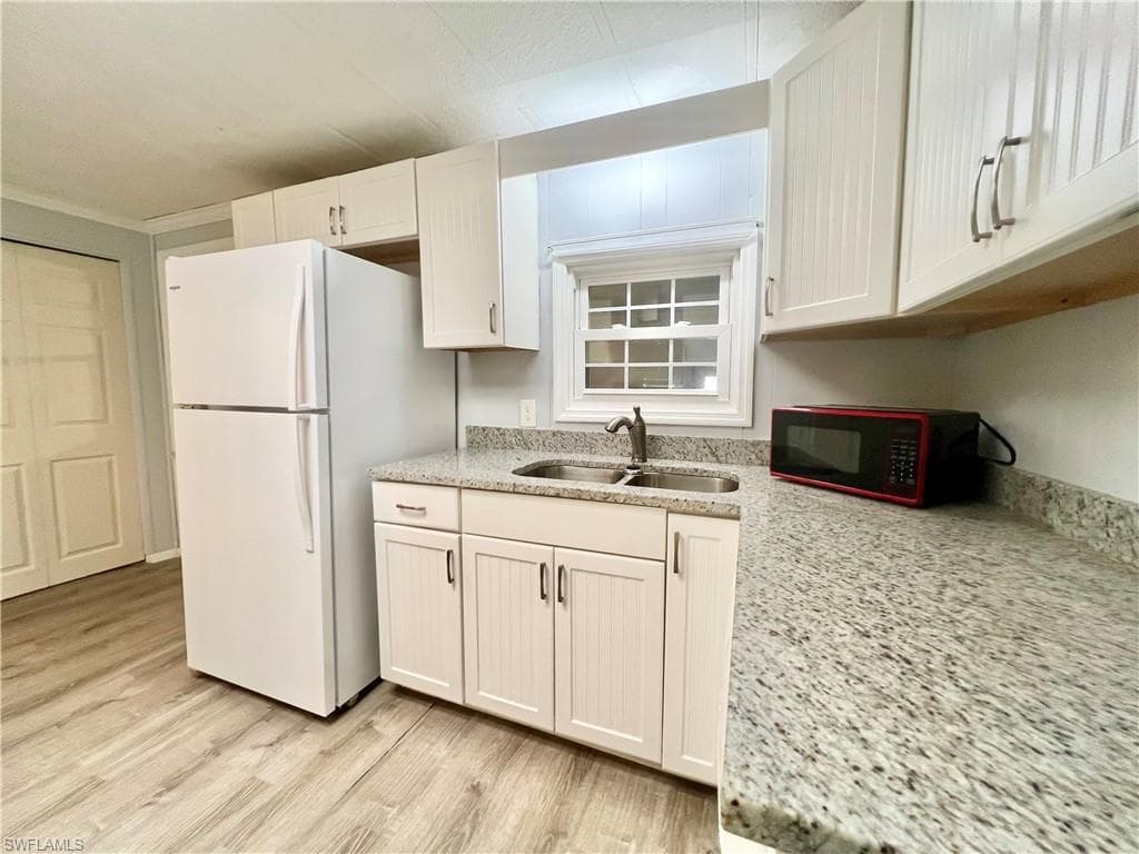 13 Cannes DR, NAPLES FL 34112-8