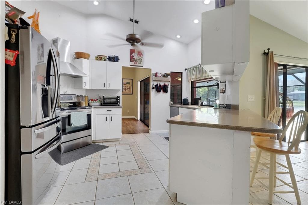 9414 Pineapple RD, FORT MYERS FL 33967-11
