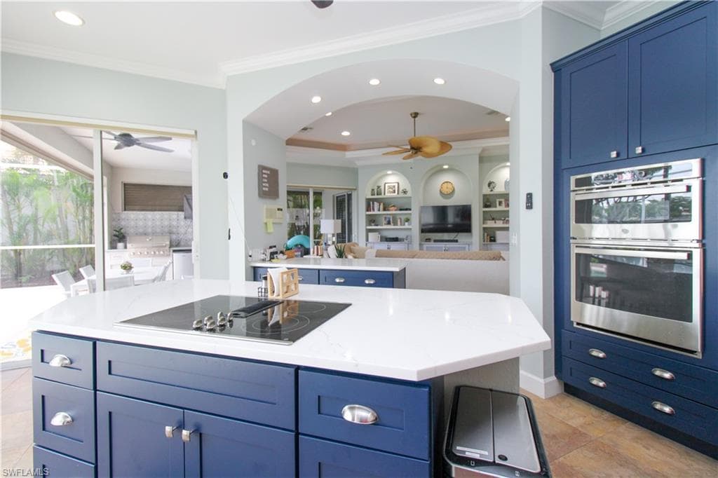 372 Mallory CT, NAPLES FL 34110-8