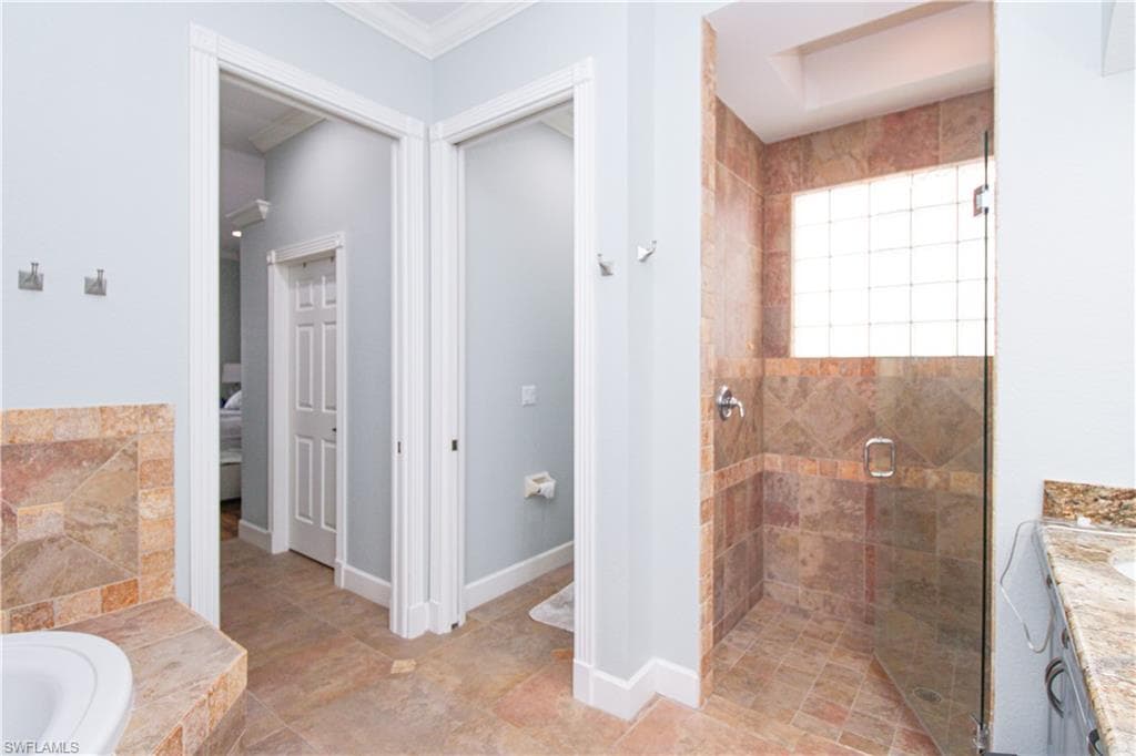 372 Mallory CT, NAPLES FL 34110-17