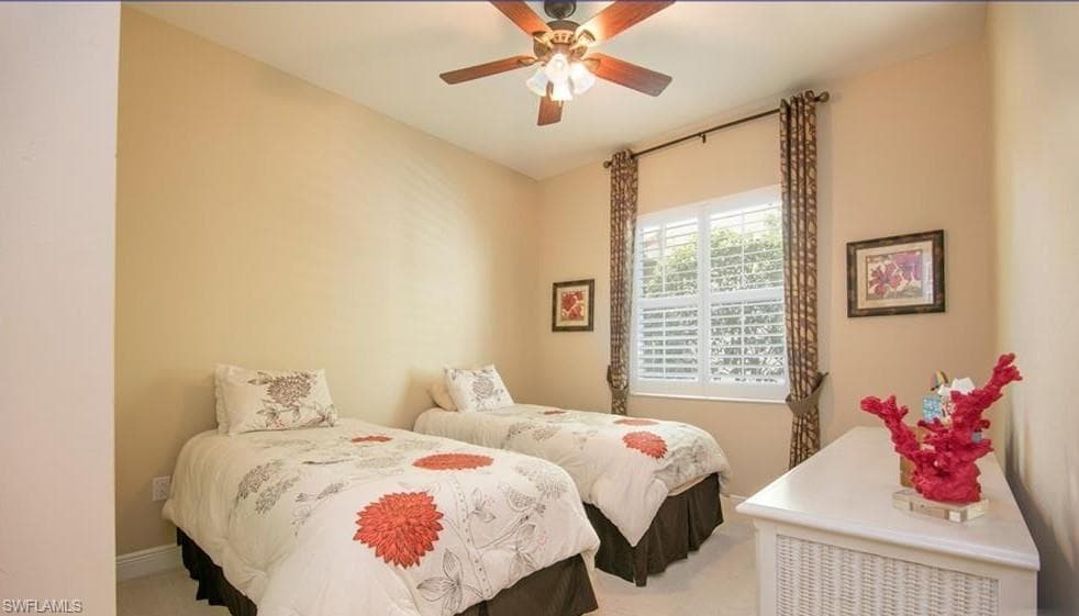 13644 Manchester LN, NAPLES FL 34109-8