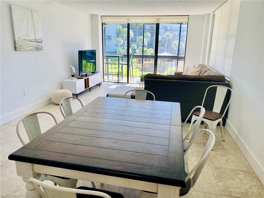 601 Seaview CT # 208, MARCO ISLAND FL 34145-4