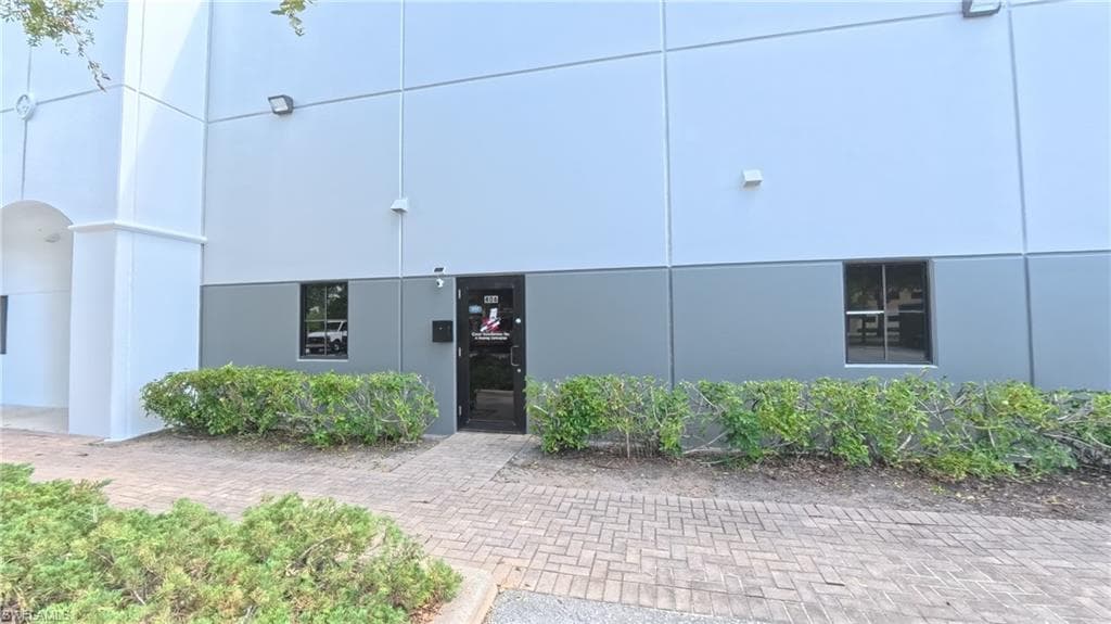 8821 Business Park DR # 406, FORT MYERS FL 33912-19