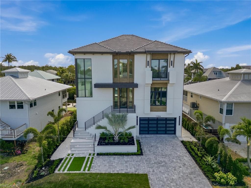 1286 Belaire CT, NAPLES FL 34110-1