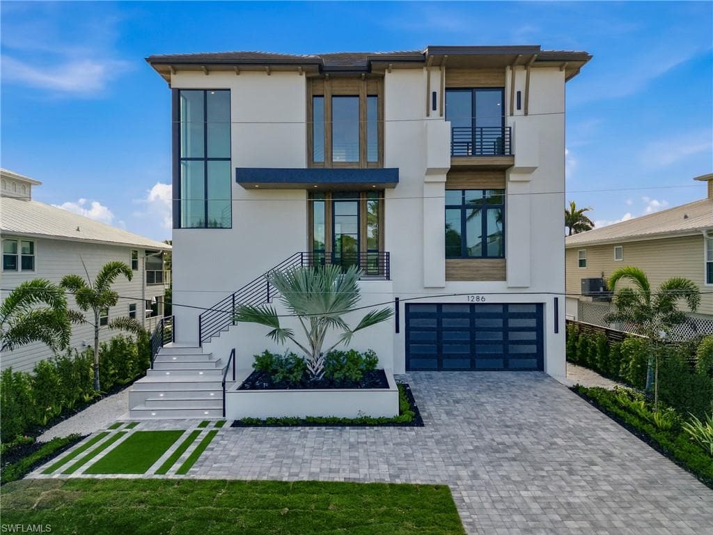 1286 Belaire CT, NAPLES FL 34110-2