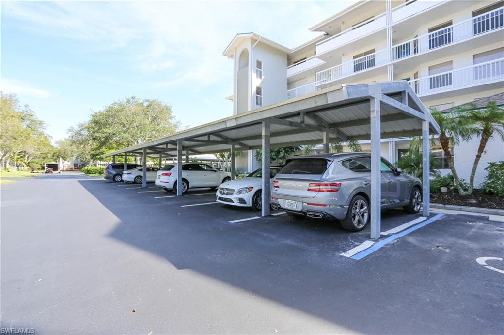 360 Horse Creek DR # 108, NAPLES FL 34110-2