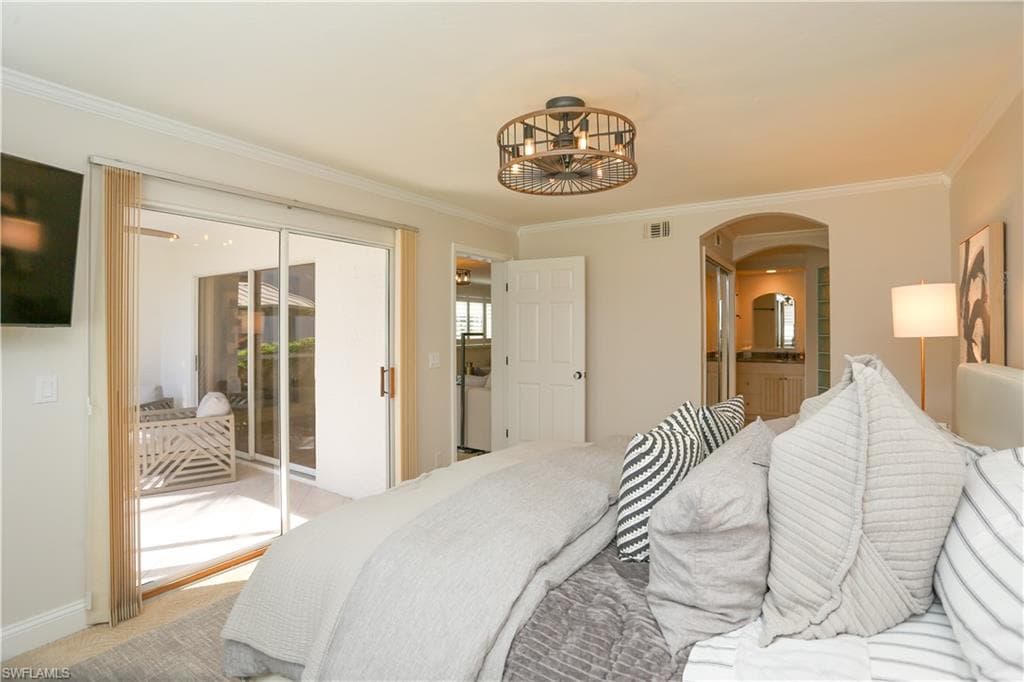 360 Horse Creek DR # 108, NAPLES FL 34110-49