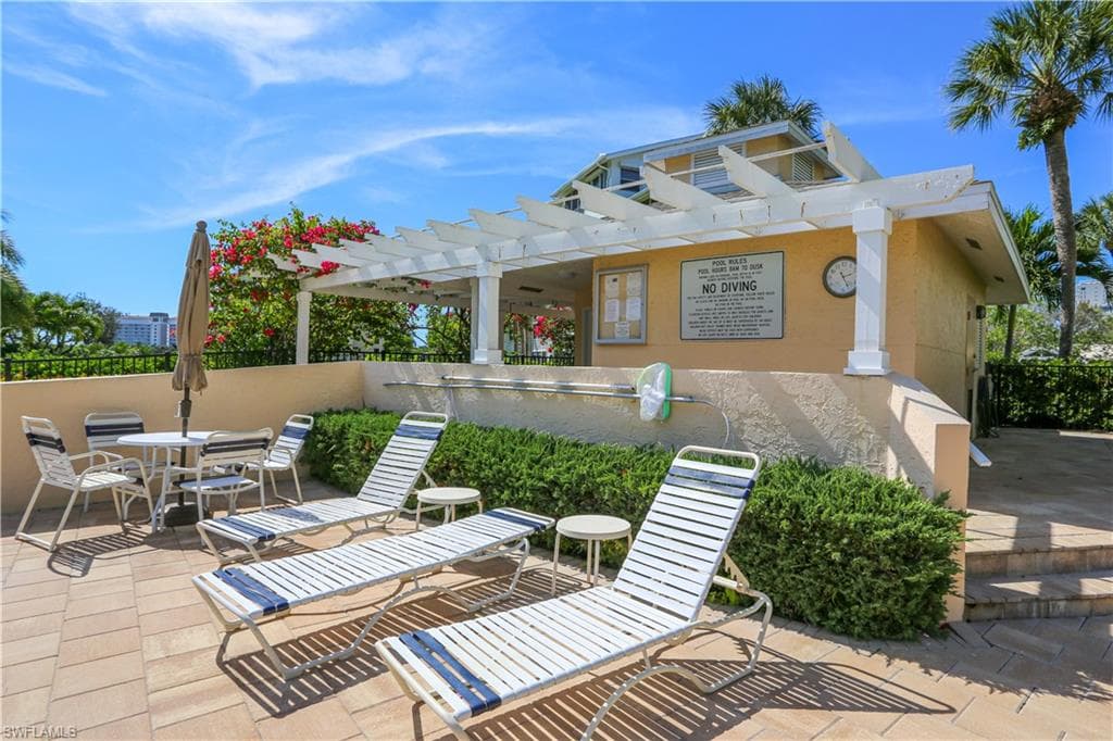 360 Horse Creek DR # 108, NAPLES FL 34110-14